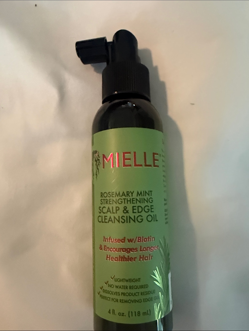 Mielle Rosemary Mint Scalp & Edge Cleansing Oil 4oz
